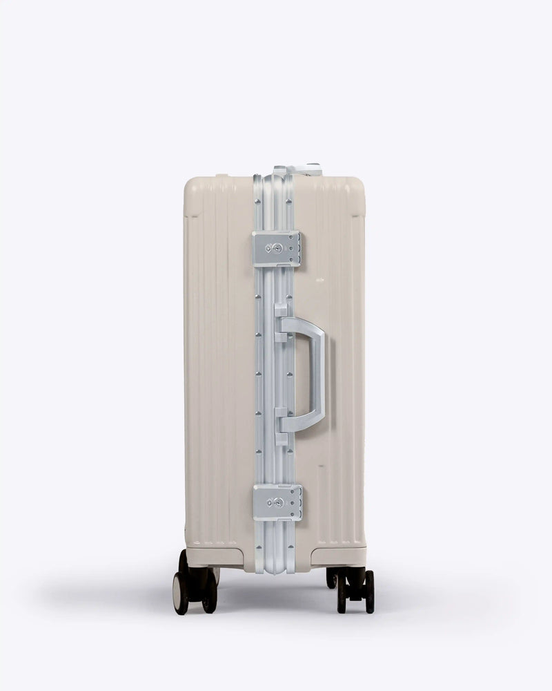 Carry-On: All-in-One 19"