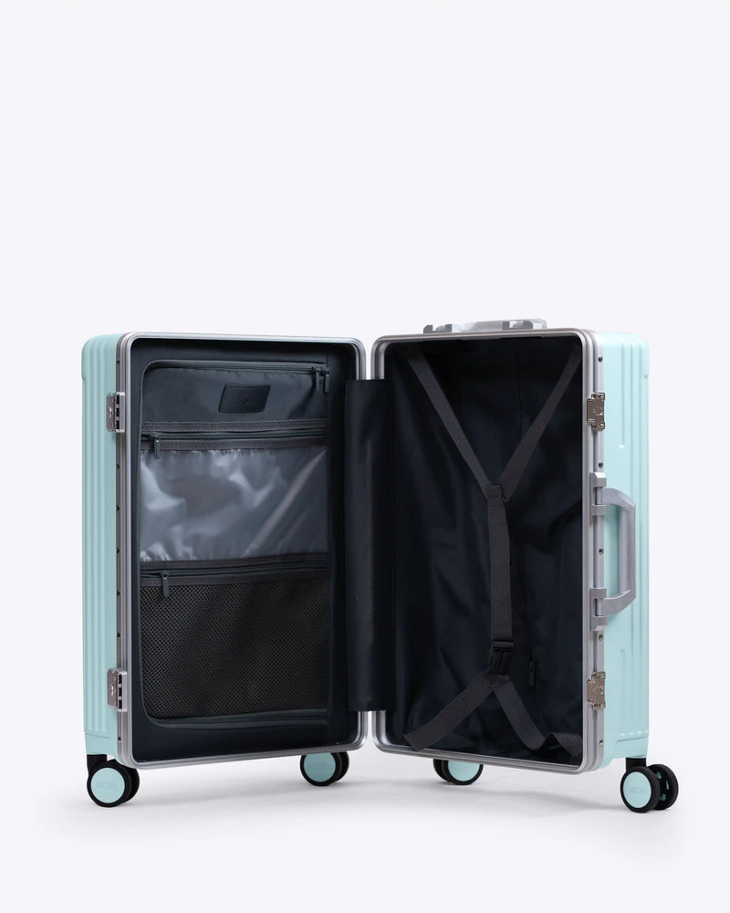 Carry-On: All-in-One 19"