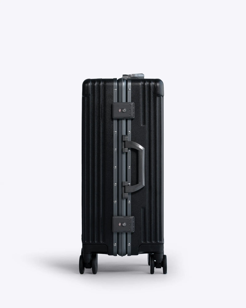 Carry-On: All-in-One 19"
